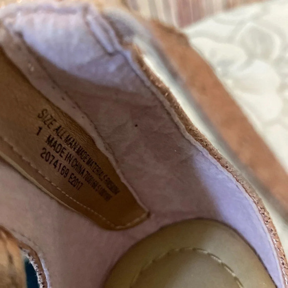 Children Place Size 1 Saddles Pink Metallic with Pink and Silver Tones NWOT - Picture 5 of 6